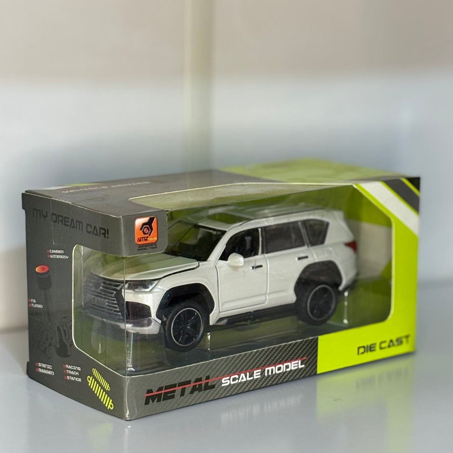 Camioneta SUV (Lexus) a Escala 1:36 Die-Cast Blanca luz y sonido | Vehículo de Colección en Miniatura