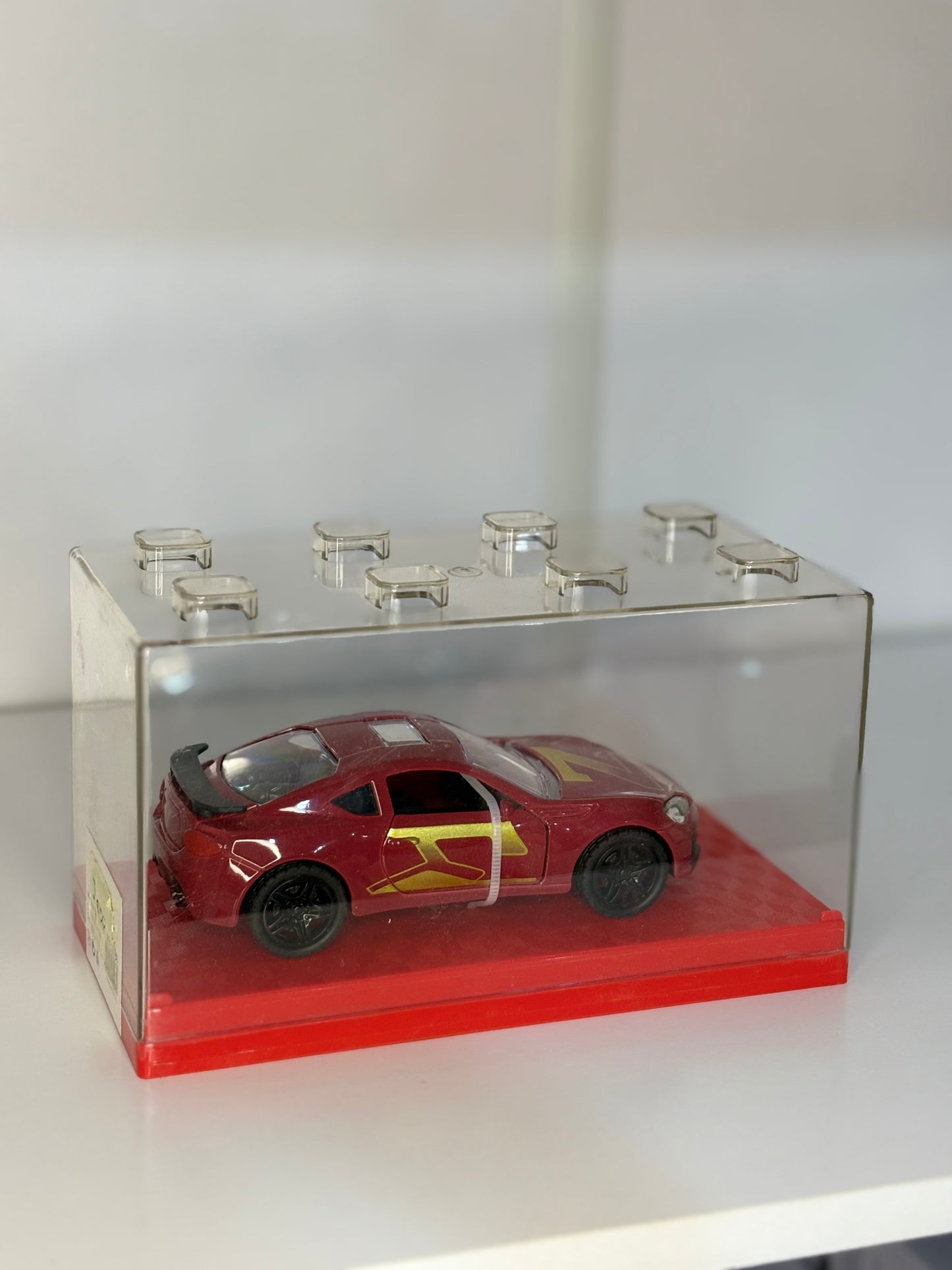 Auto Deportivo a Escala 1:43 en Miniatura Die-Cast Rojo | Carro de Colección con Vitrina