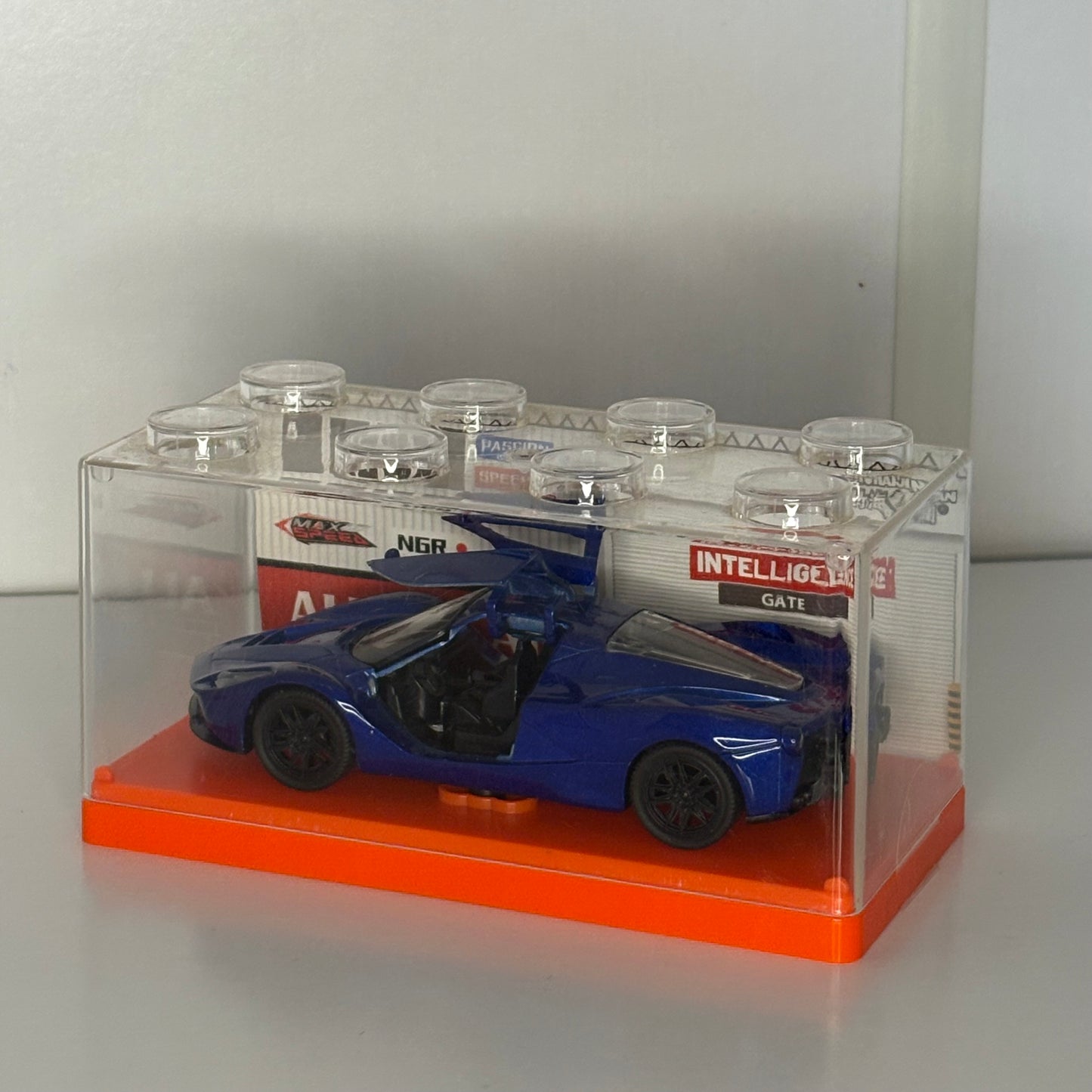 Carro Deportivo Miniatura de Colección con Puertas Abatibles – Auto Escala 1:43 para Exhibición