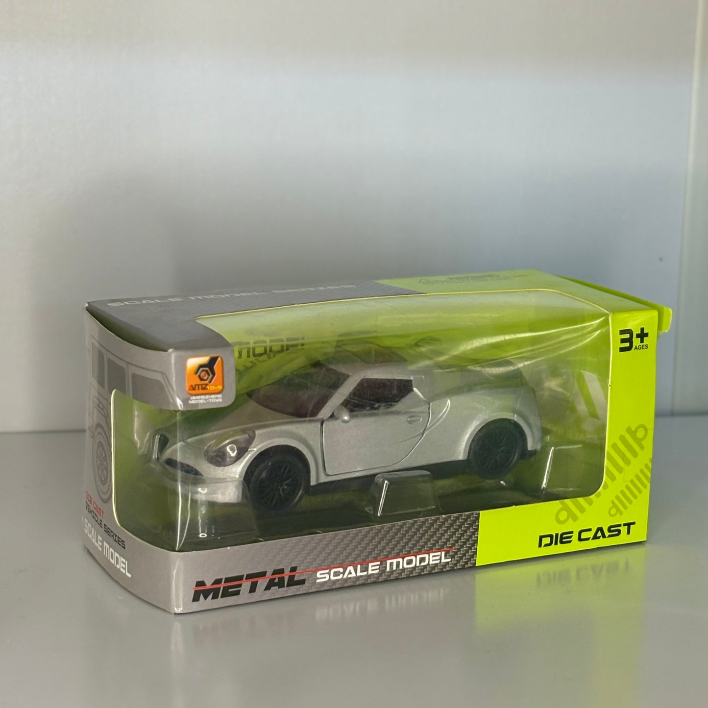 Autos a escala 1:32, diferentes modelos.