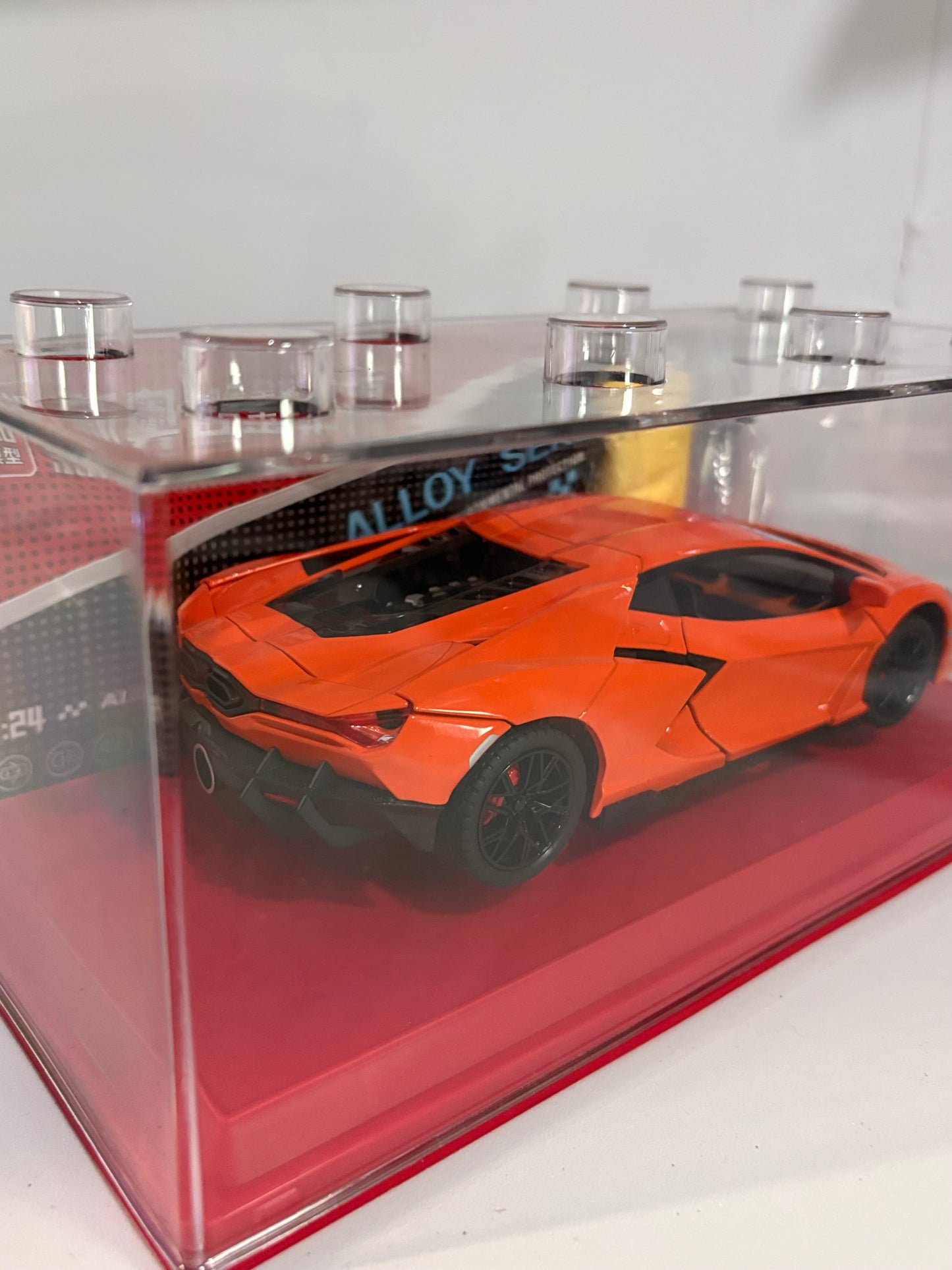 Lamborghini Escala 1:24