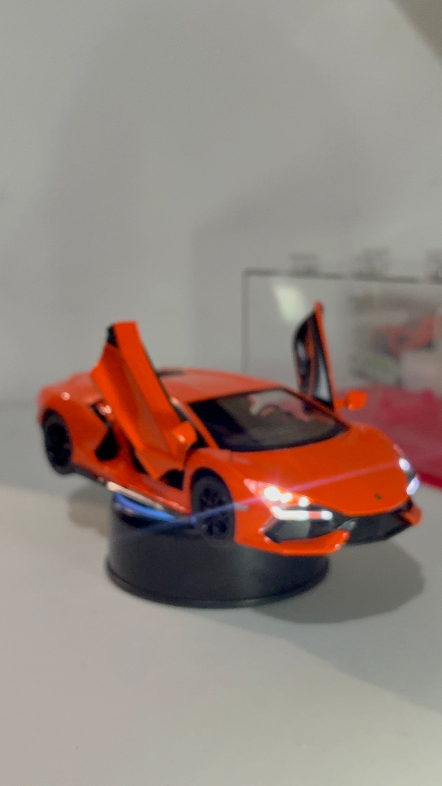Lamborghini Escala 1:24