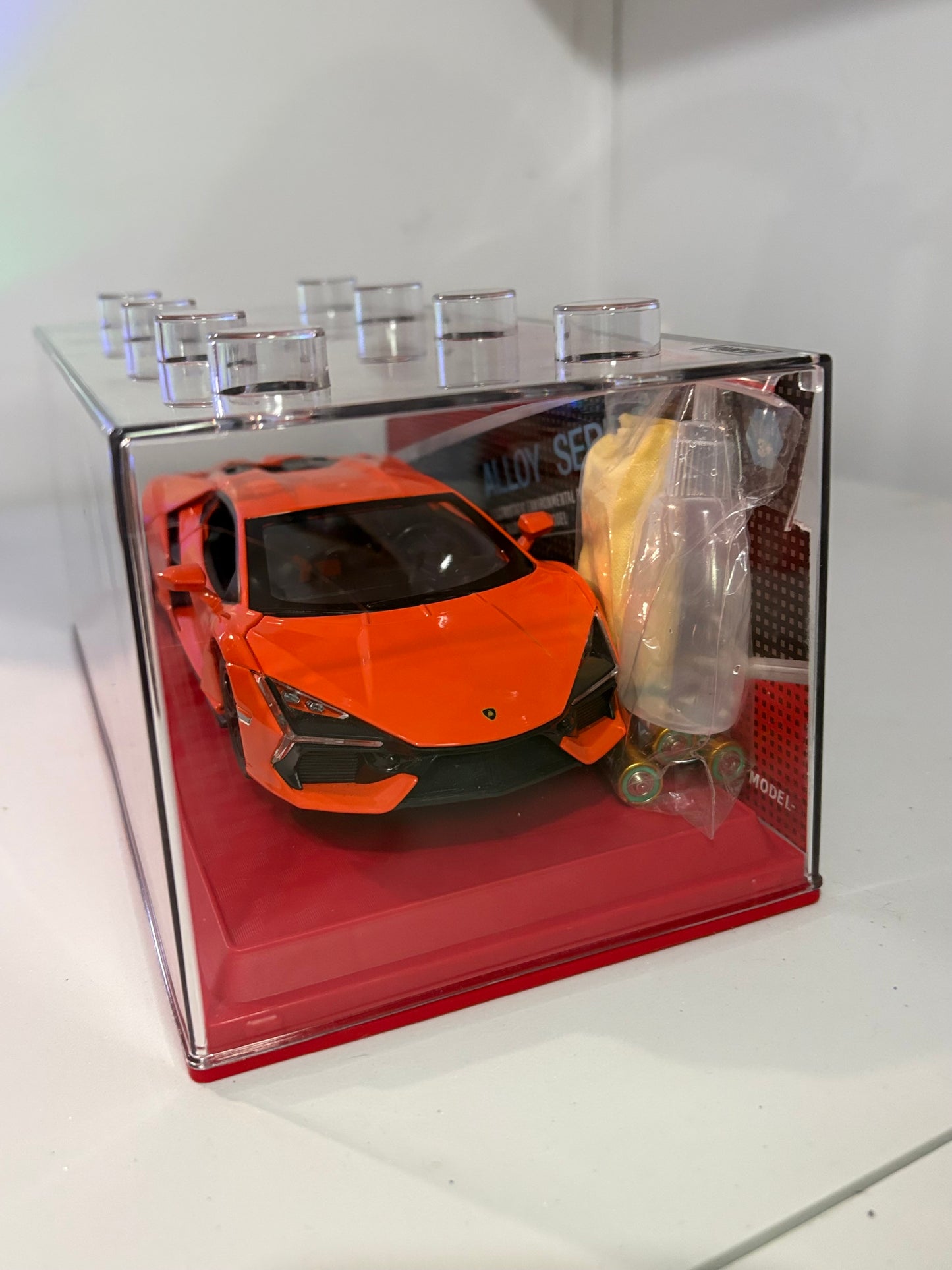 Lamborghini Escala 1:24