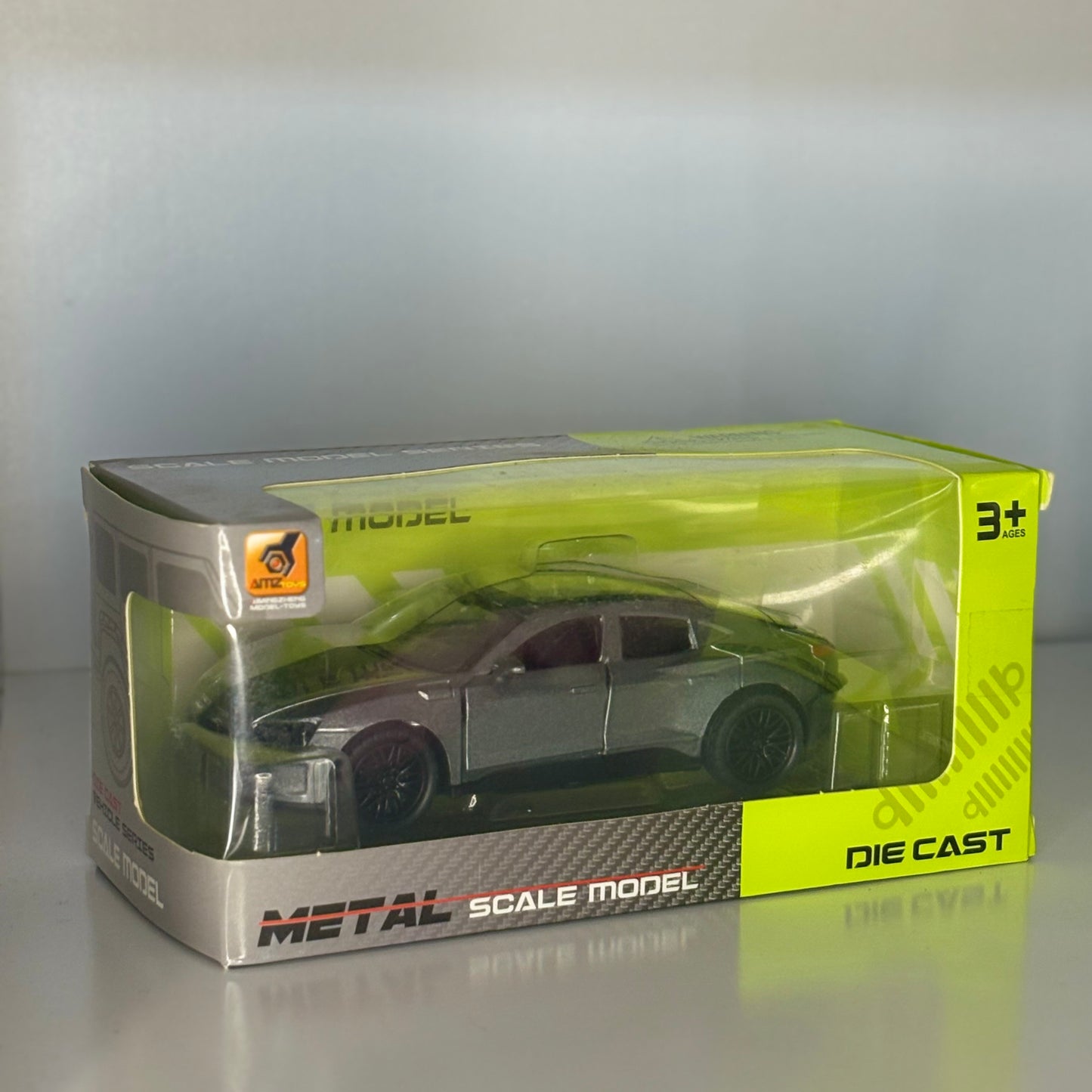 Autos a escala 1:32, diferentes modelos.