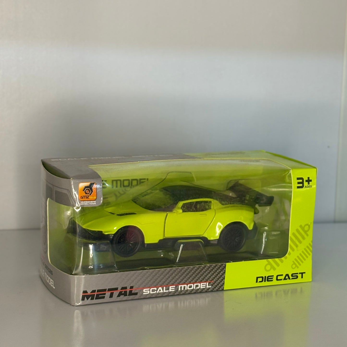 Autos a escala 1:32, diferentes modelos.