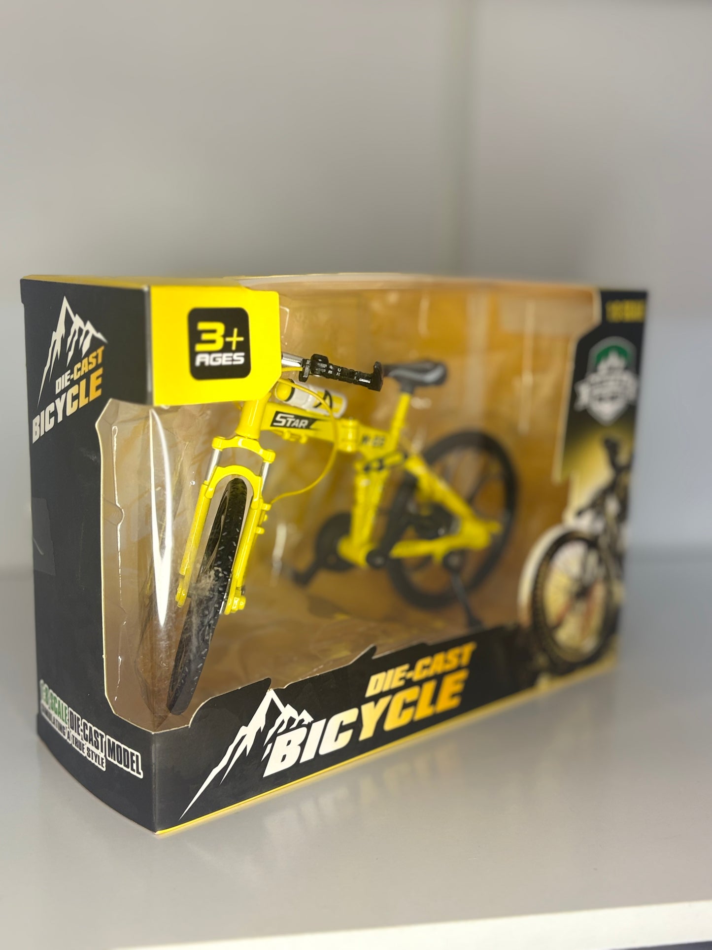 Bicicleta a Escala 1:8 Metal Die-Cast M-22| Bicicleta de Colección en Miniatura